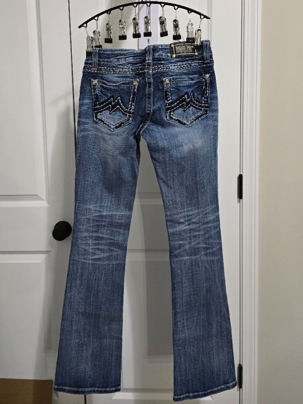 Miss Me Boot Cut 28x33 - Picture 2 of 2